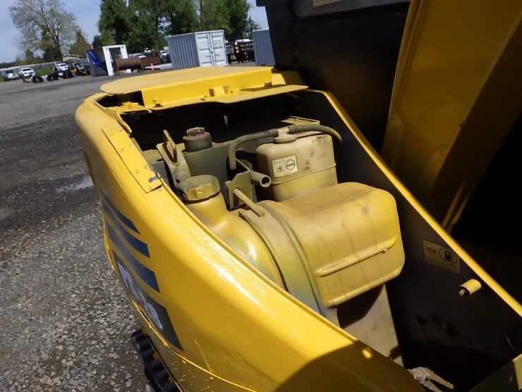 komatsu-pc28uu-2-image-12