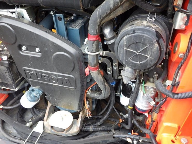 2020-kubota-ssv65-image-9