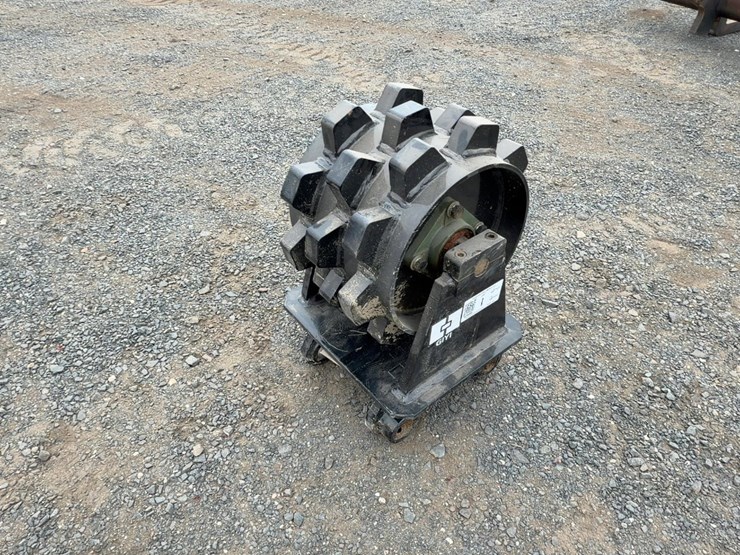 caterpillar-307-image-1