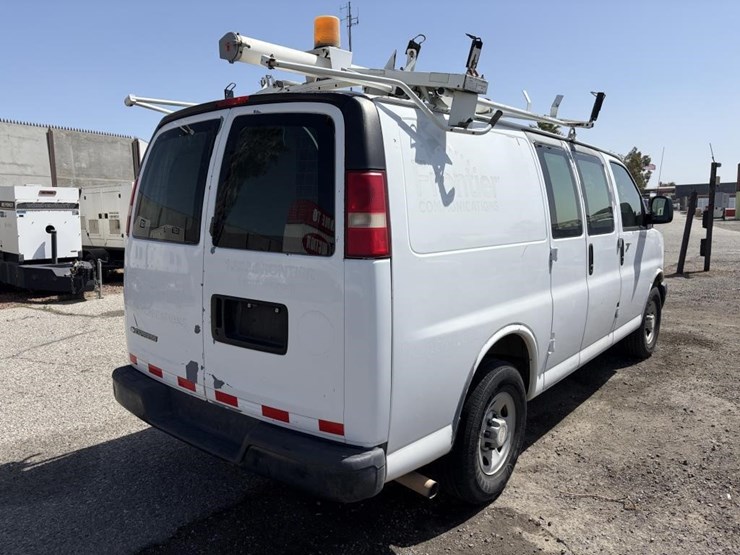 2007-chevrolet-express-2500-image-3