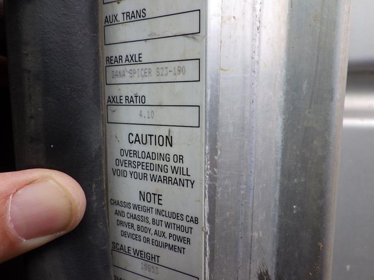 2010-peterbilt-337-image-49