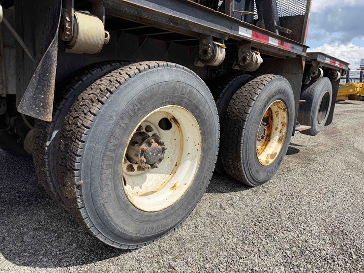 2000-peterbilt-357-image-10