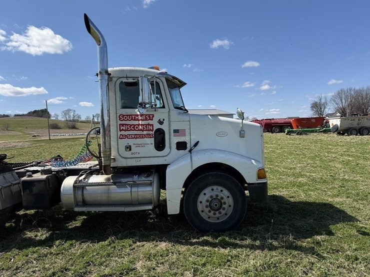 1996-peterbilt-385-image-5