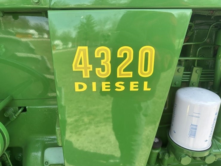 john-deere-4320-image-22
