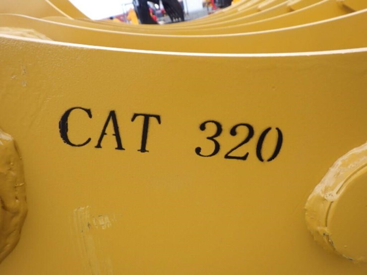 caterpillar-320-image-5