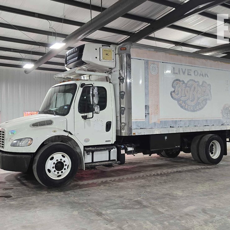 2012 FREIGHTLINER BUSINESS CLASS M2 106