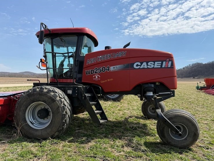 2015-case-ih-wd2504-image-14