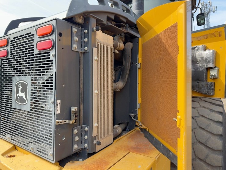 2018-deere-544k-image-19