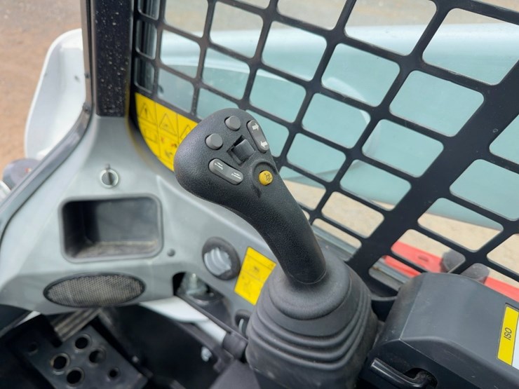 2024-bobcat-t770-image-22