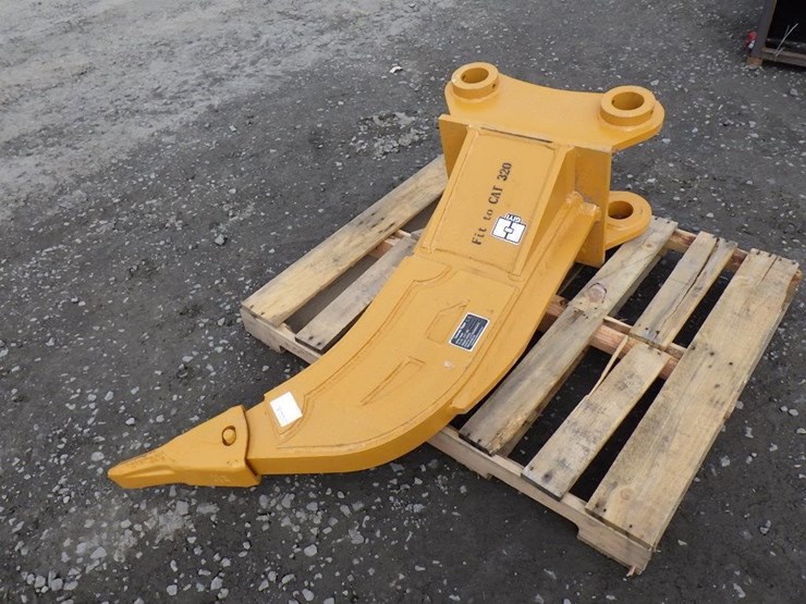 caterpillar-320-image-2