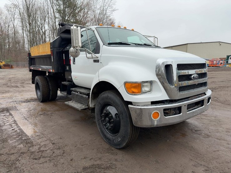2013-ford-f750-xl-image-7