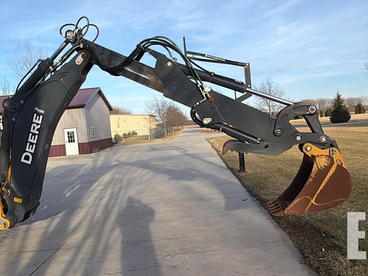 2023-deere-320-p-tier-image-12