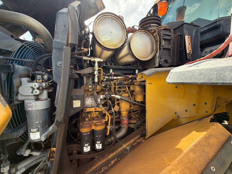 2021-caterpillar-966m-image-13