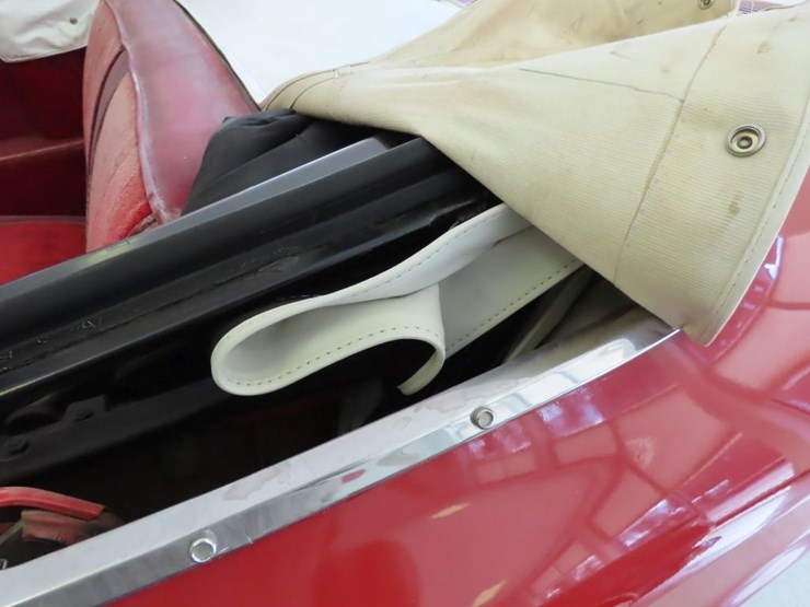 1963-chevrolet-corvair-monza-convertible-image-23