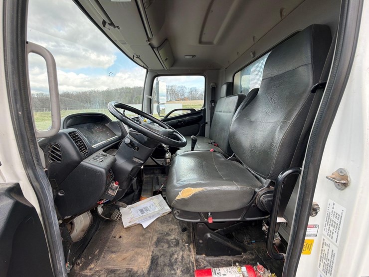 2018-hino-338-image-18