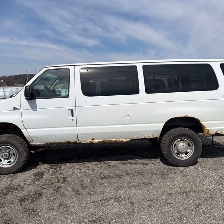 2012 FORD E350