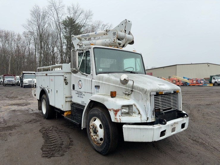 2002-freightliner-fl70-image-7