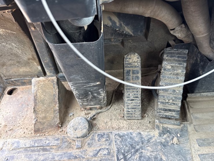 2007-komatsu-hm400-2-image-33