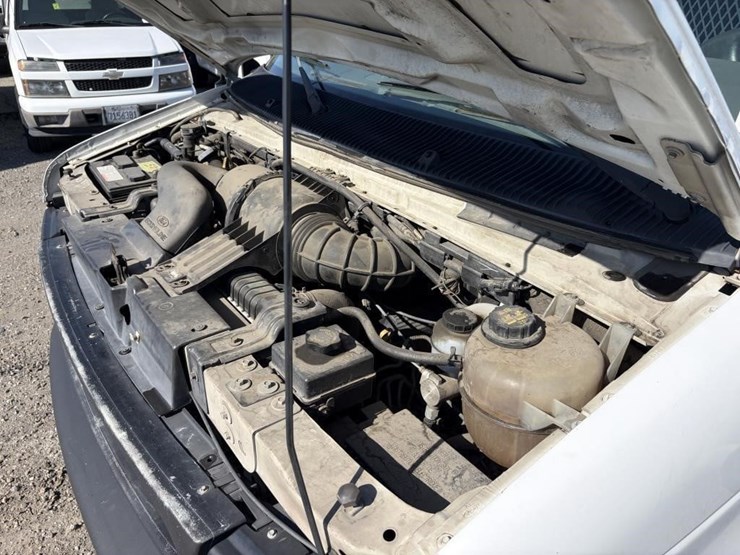2002-ford-e350-image-6