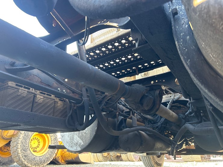 2002-massey-ferguson-8-image-36