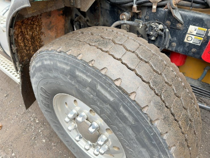 2003-kenworth-t800-image-12