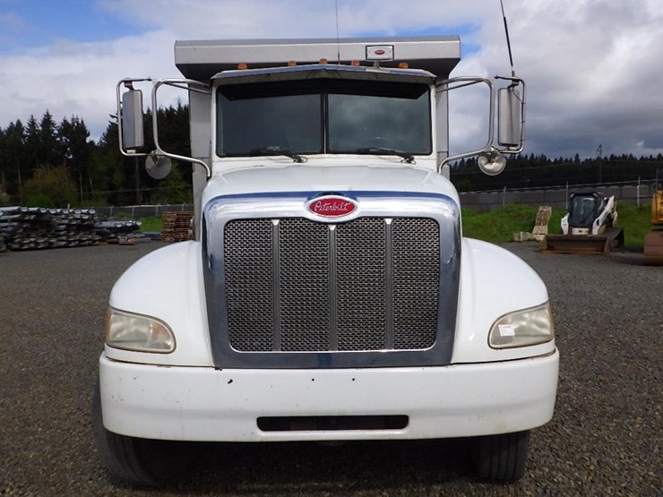 2010-peterbilt-337-image-2