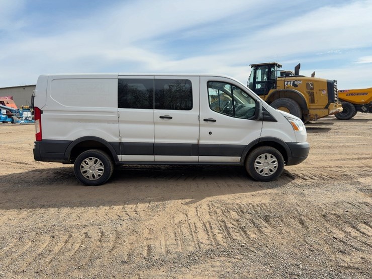2016-ford-transit-image-6