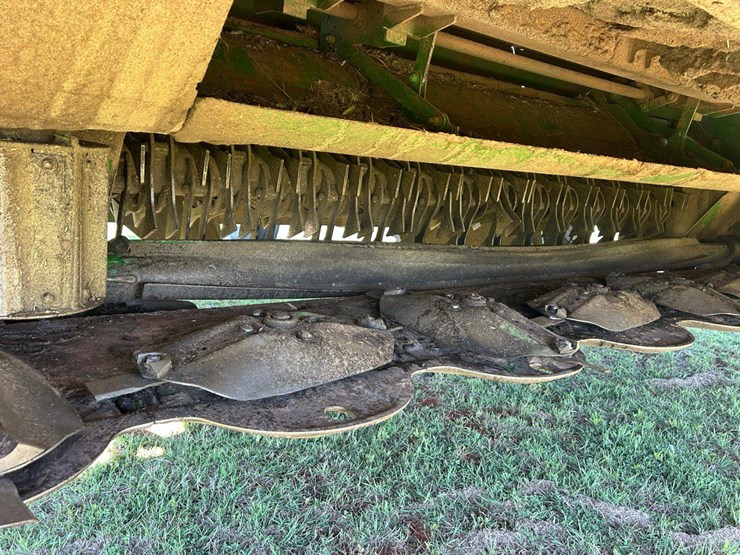 2022-john-deere-w235m-image-44