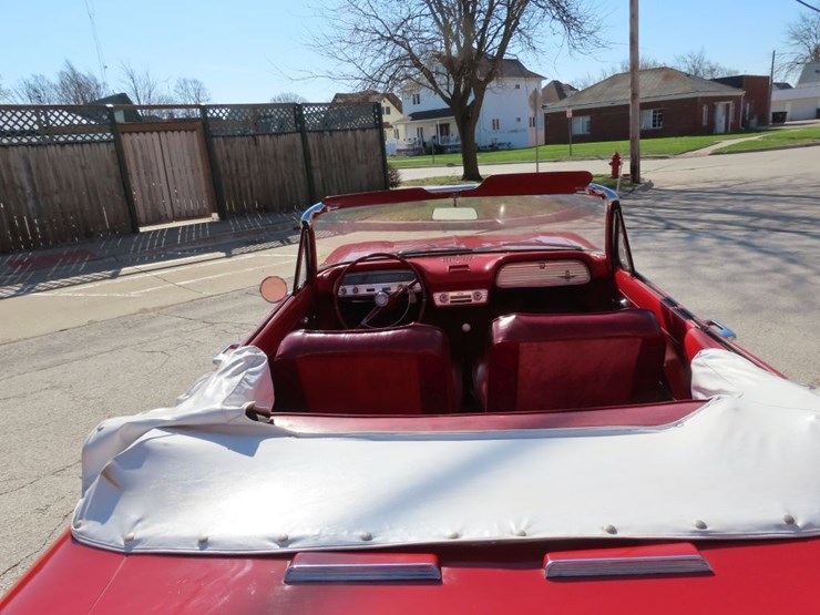 1963-chevrolet-corvair-monza-convertible-image-8