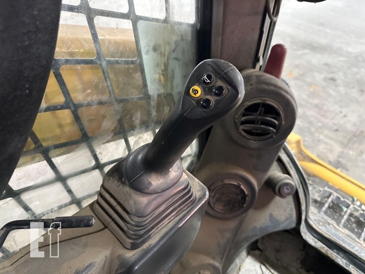 2023-caterpillar-259d3-image-17