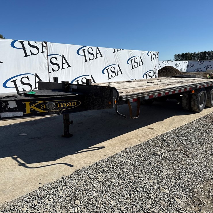 2018 MASSEY-FERGUSON 8