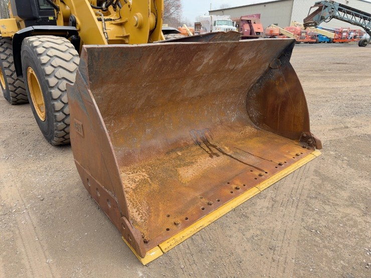 2016-caterpillar-938m-image-8