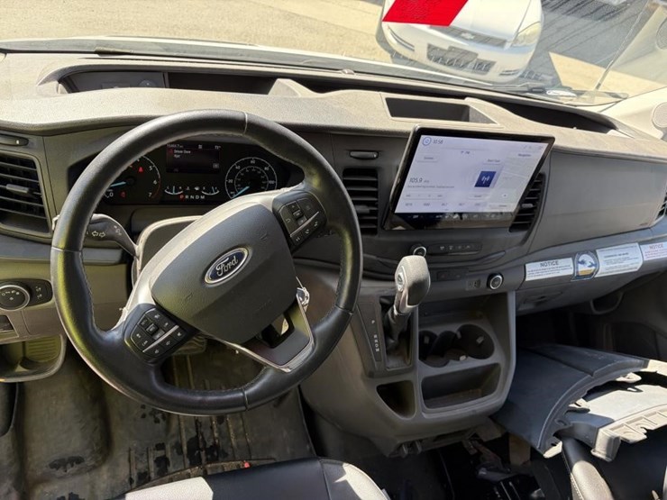 2022-ford-transit-image-16