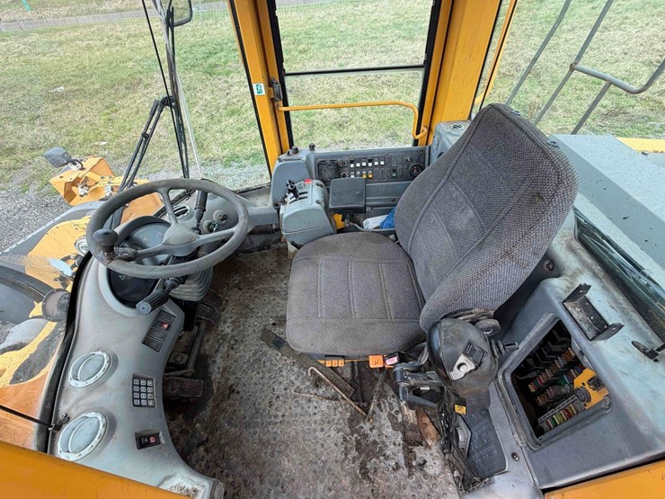 volvo-l180e-image-22