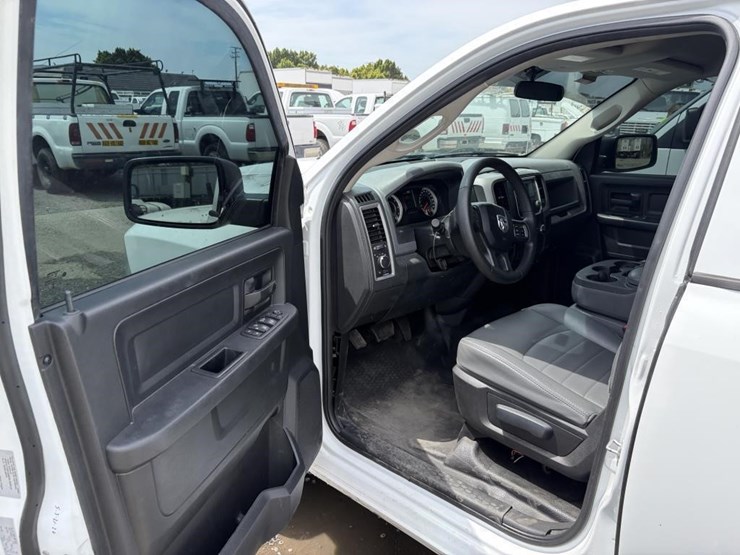 2016-dodge-1500-image-12