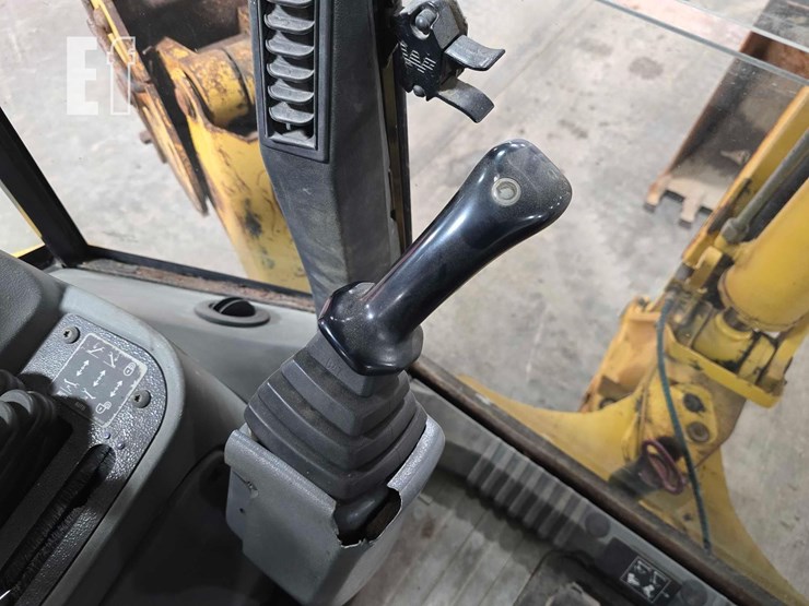 2005-caterpillar-420d-it-image-30