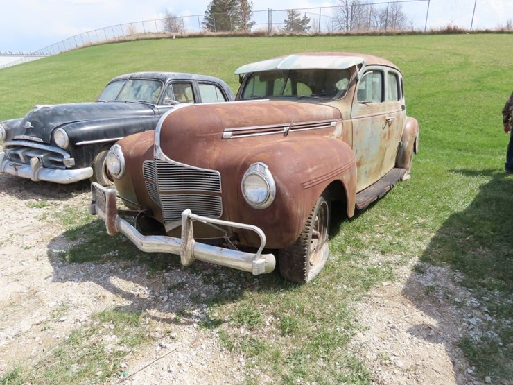 1940-dodge-d14-4dr-sedan-image-3