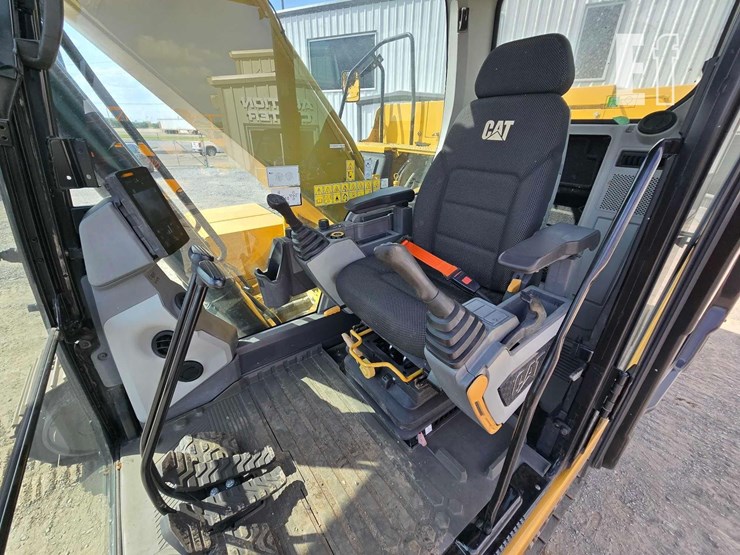 caterpillar-320gc-image-14