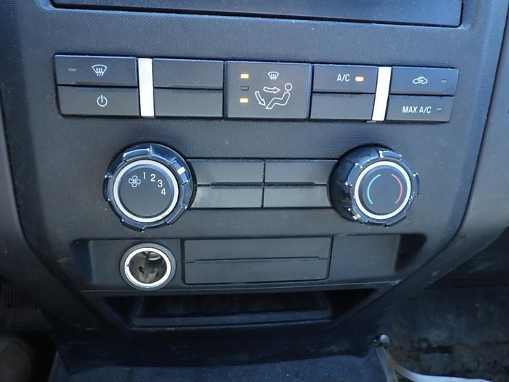 2012-ford-f150-image-28