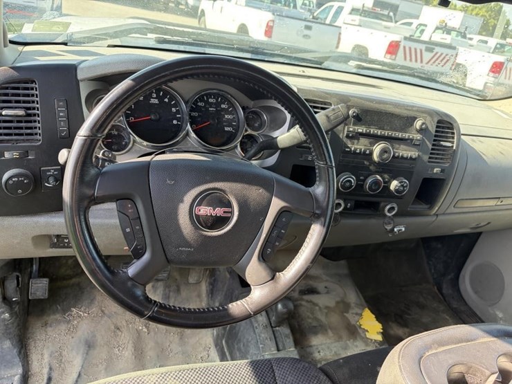 2012-gmc-sierra-3500-image-18