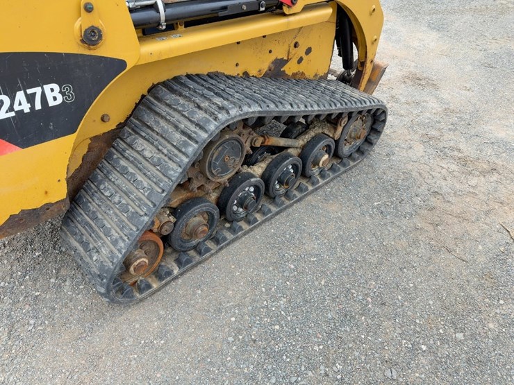 2014-caterpillar-247b3-image-12