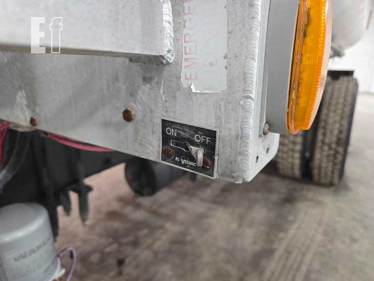 2009-peterbilt-340-image-20