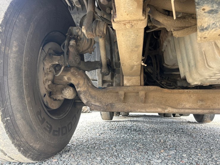 2010-massey-ferguson-8-image-39