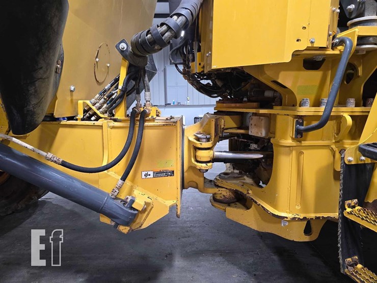 2021-deere-260e-image-21