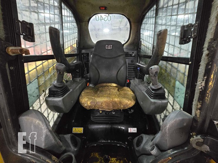 2021-caterpillar-226d3-image-13