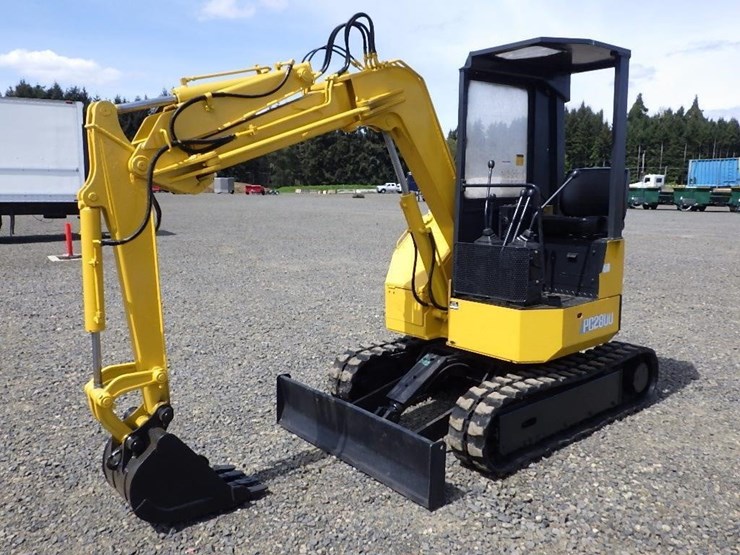 komatsu-pc28uu-image-1