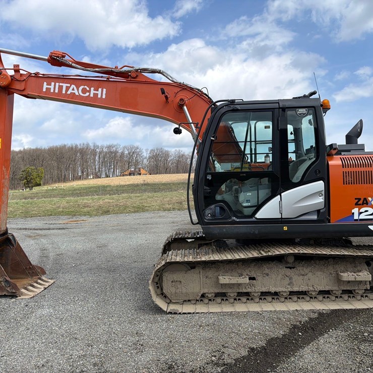 2019 HITACHI ZX120-6