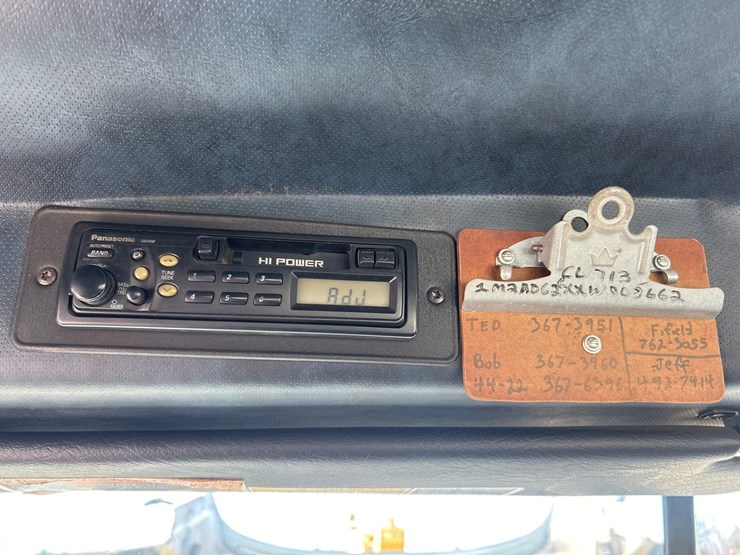 1999-mack-cl713-image-41