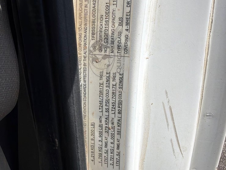 2012-ford-e350-image-16