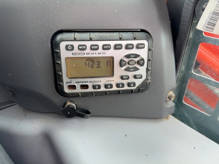 2021-kubota-svl97-2-image-21